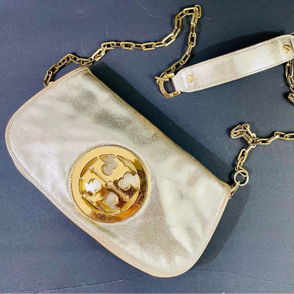 Tory Burch Reva Gold Chain Shoulder Bag - Picture 4 of 16